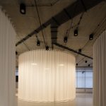 天马行空 - 椅子用作外立面的展厅，捷克 / CHYBIK+KRISTOF