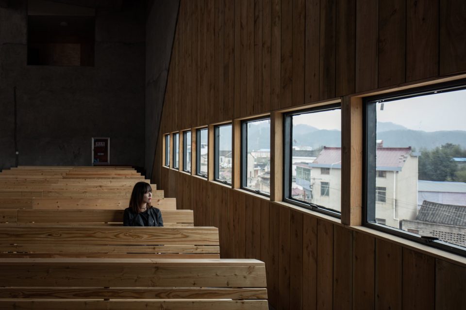 Christian Church Rebuilding Log in Jixi