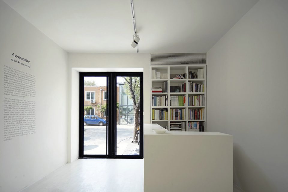 Ying gallery renovation By Praxis d’Architecture
