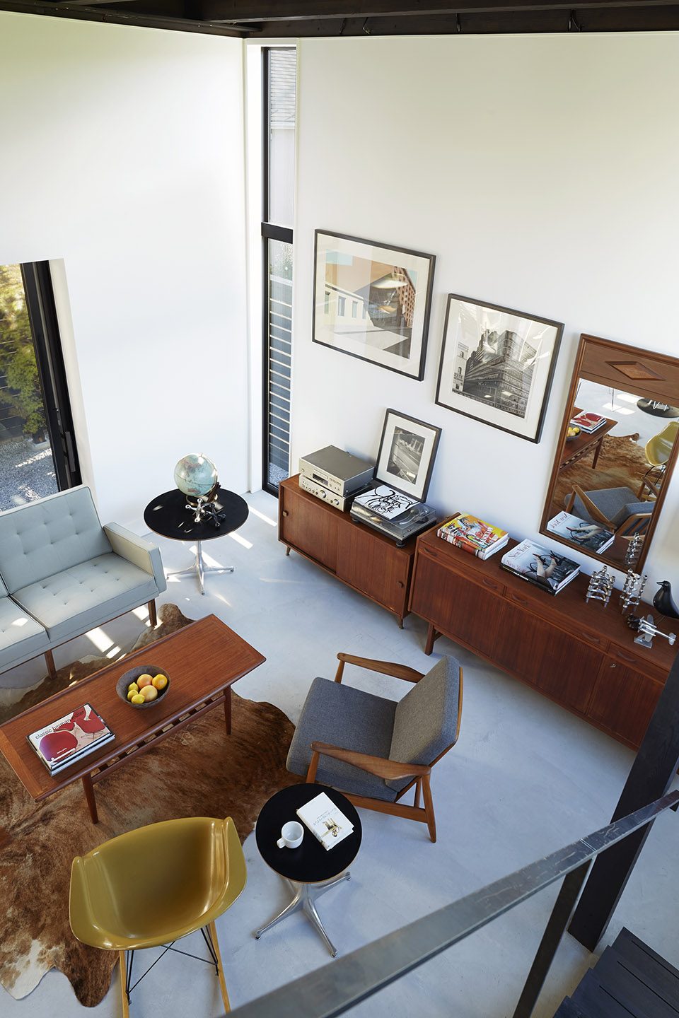 black box house by TAKATINA LLC