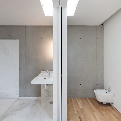 MAMI HOUSE by arch. José Carlos Nunes de Oliveira