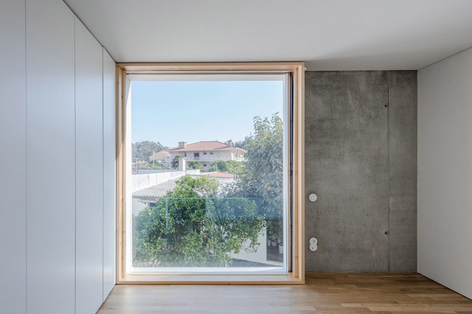 MAMI HOUSE by arch. José Carlos Nunes de Oliveira