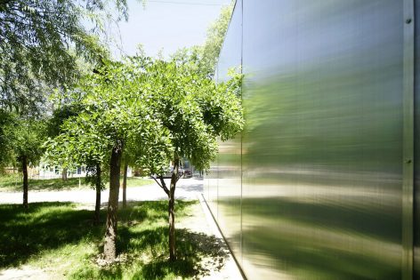 Ying gallery renovation By Praxis d’Architecture