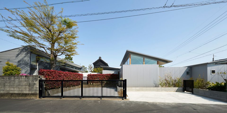 external1 House with Gardens and Roofs ARII IRIE ARCHITECTS