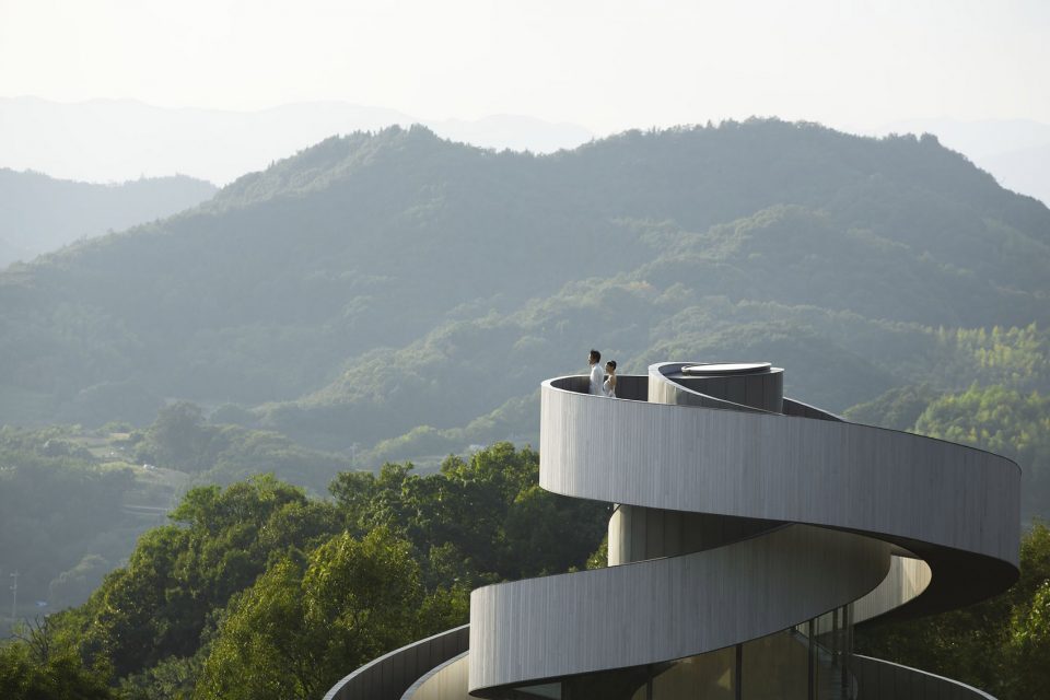 Ribbon Chapel3
