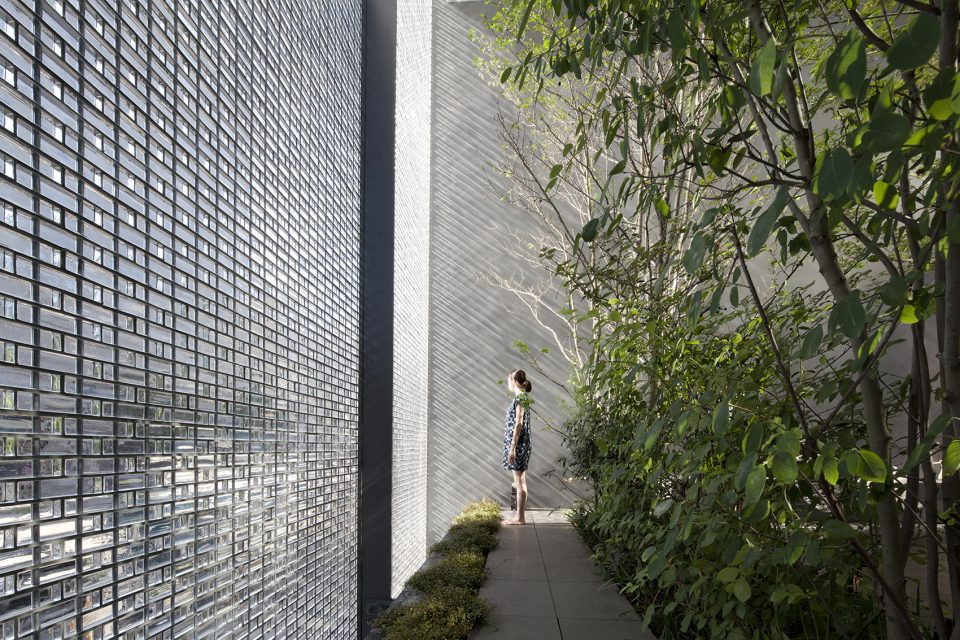 optical glass house3