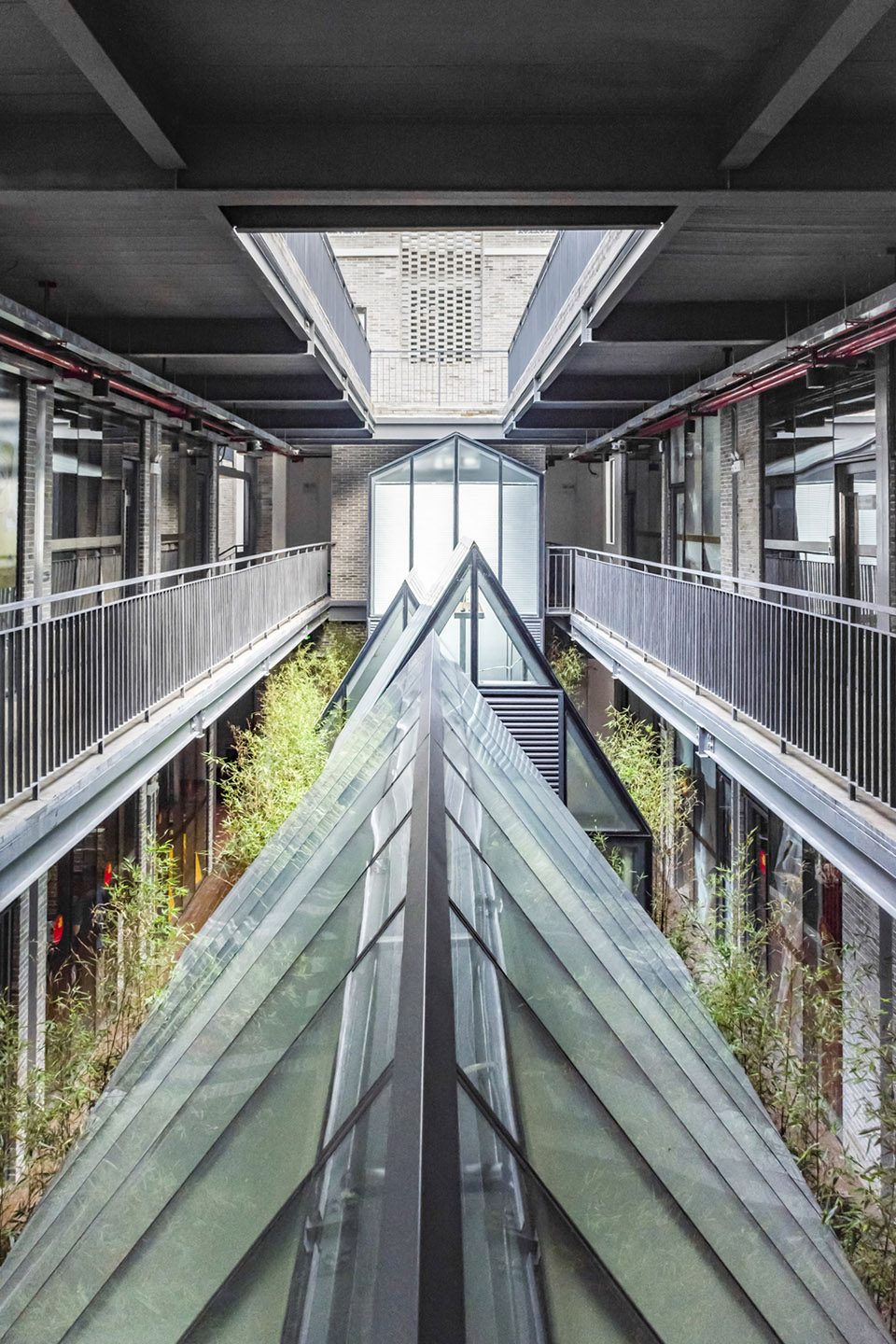 p16 Enning Rd Yongqingfang Renovation Atelier cnS
