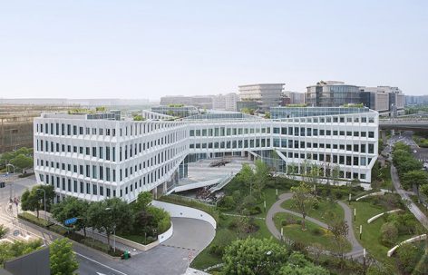 桥和水的故事 - 上海宝业中心 / 零壹城市建筑事务所