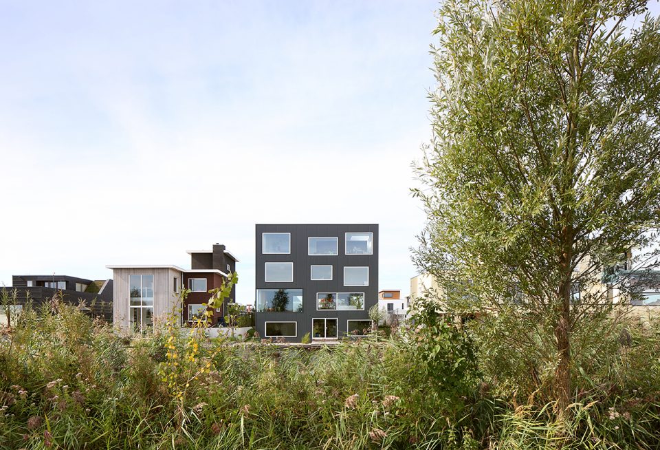 House with 11 Views By Marc Koehler Architects