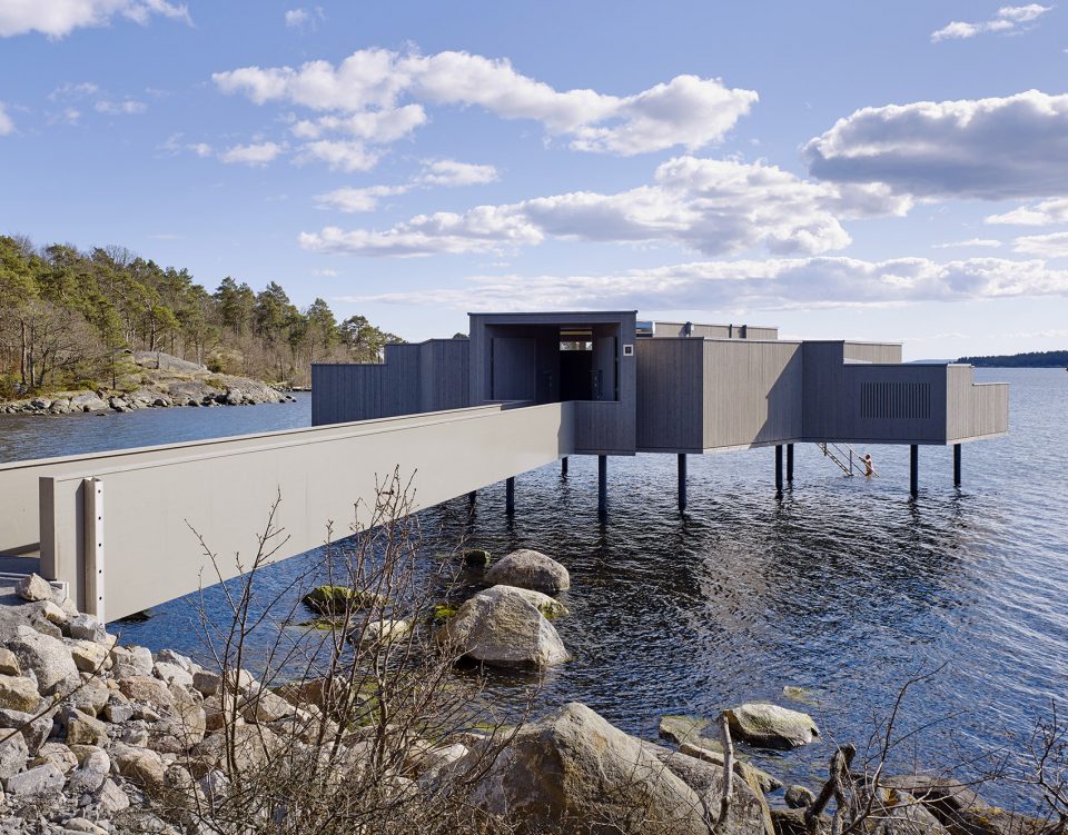 bath house by Sven Gustafsson and Ola Dellson