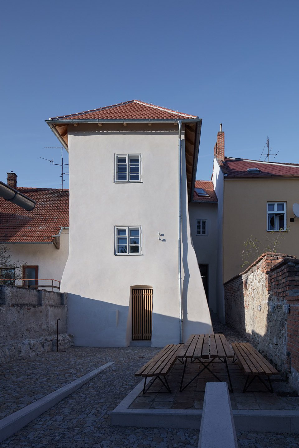 sTAJNHAUS By ORA