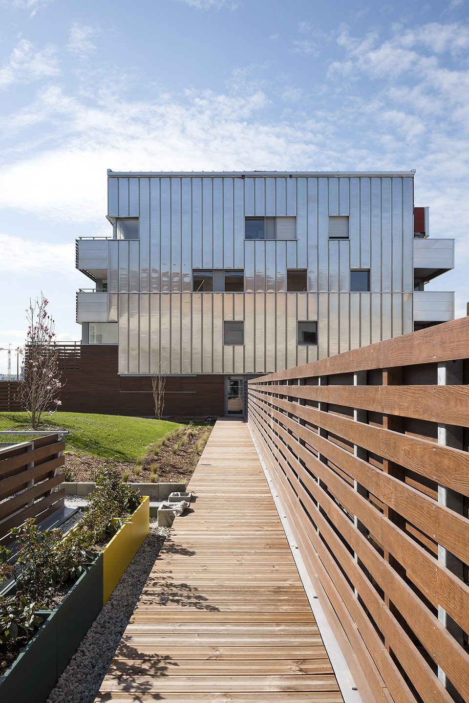 Urban planning and housing in Bordeaux France by mateo arquitectura
