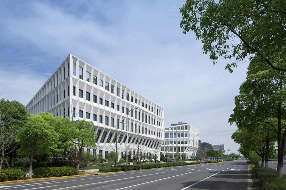 Water Bridge Shanghai Baoye Center By LYCS Architecture 1