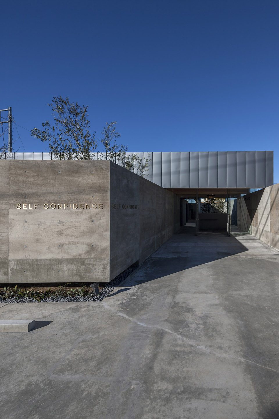 Salon in Kazo By Mount Fuji Architects Studio