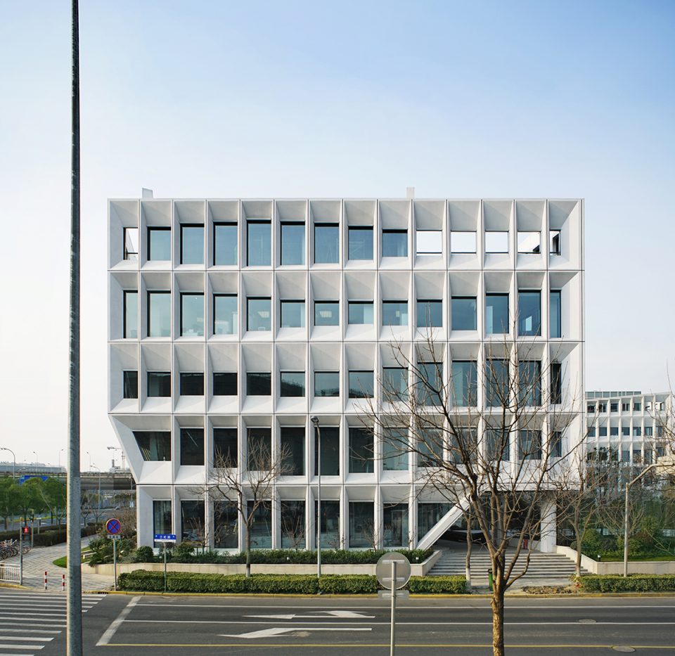 Water Bridge Shanghai Baoye Center By LYCS Architecture 1
