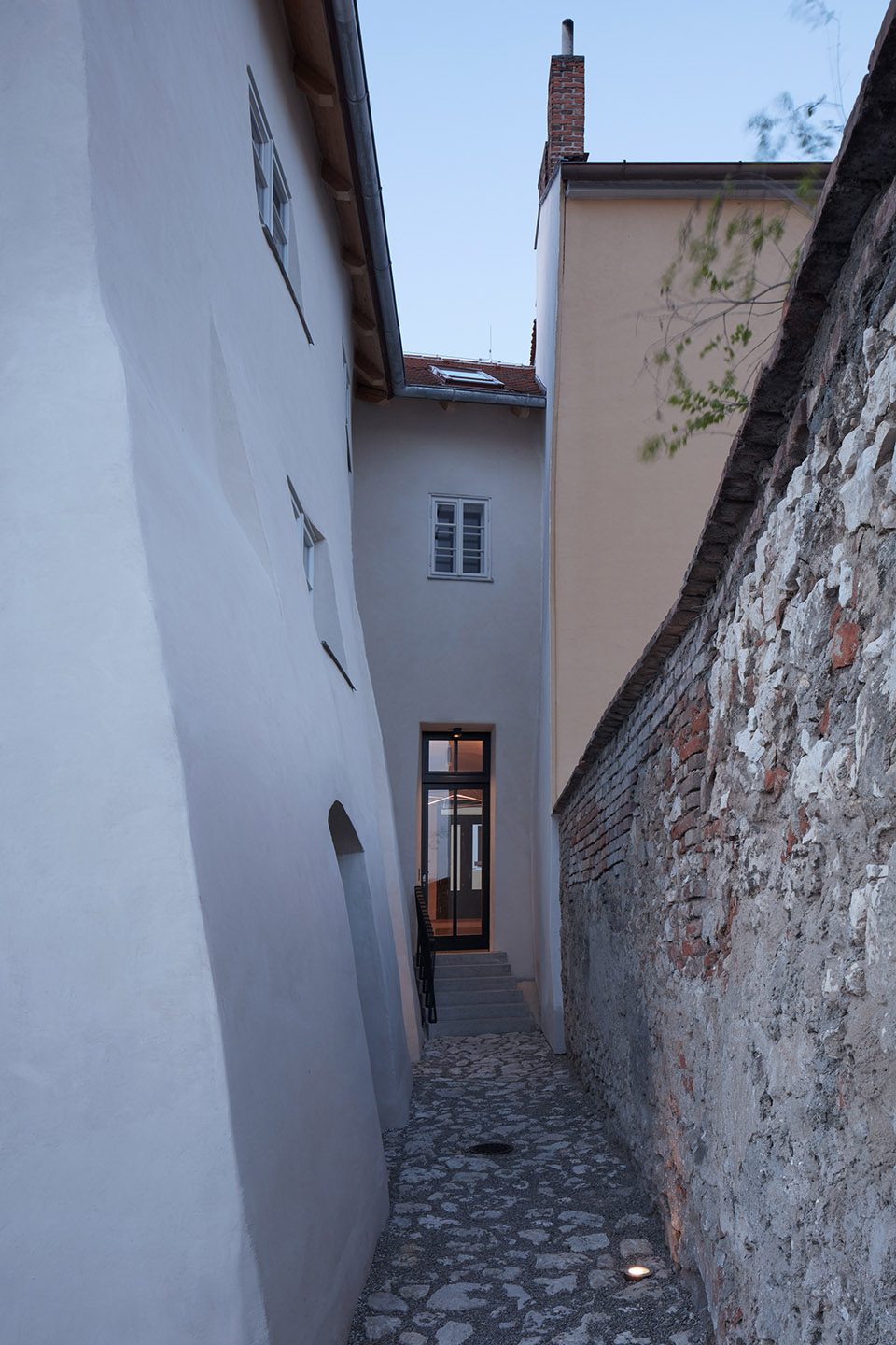 sTAJNHAUS By ORA