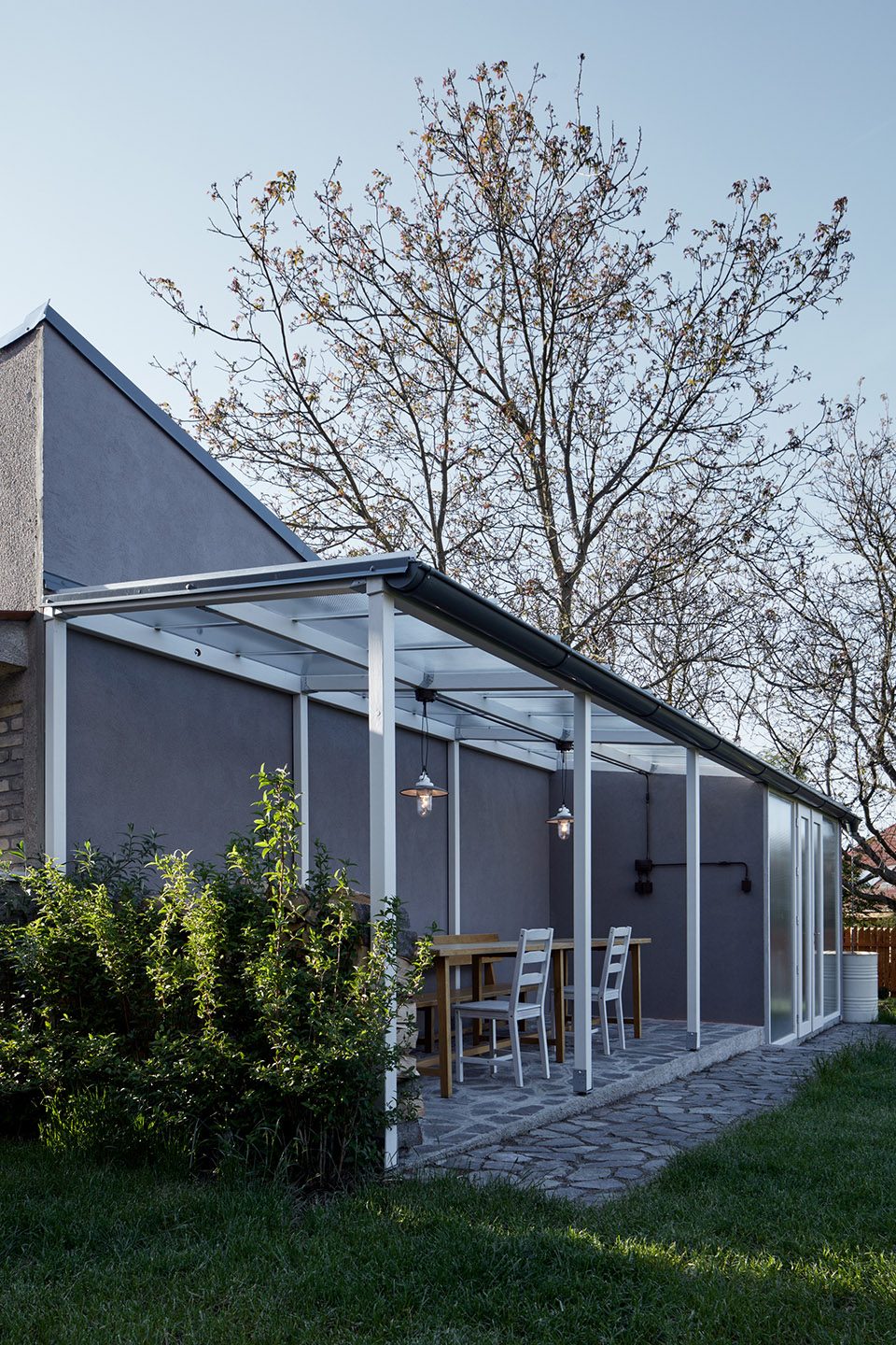 House by the Forest By kaa studio