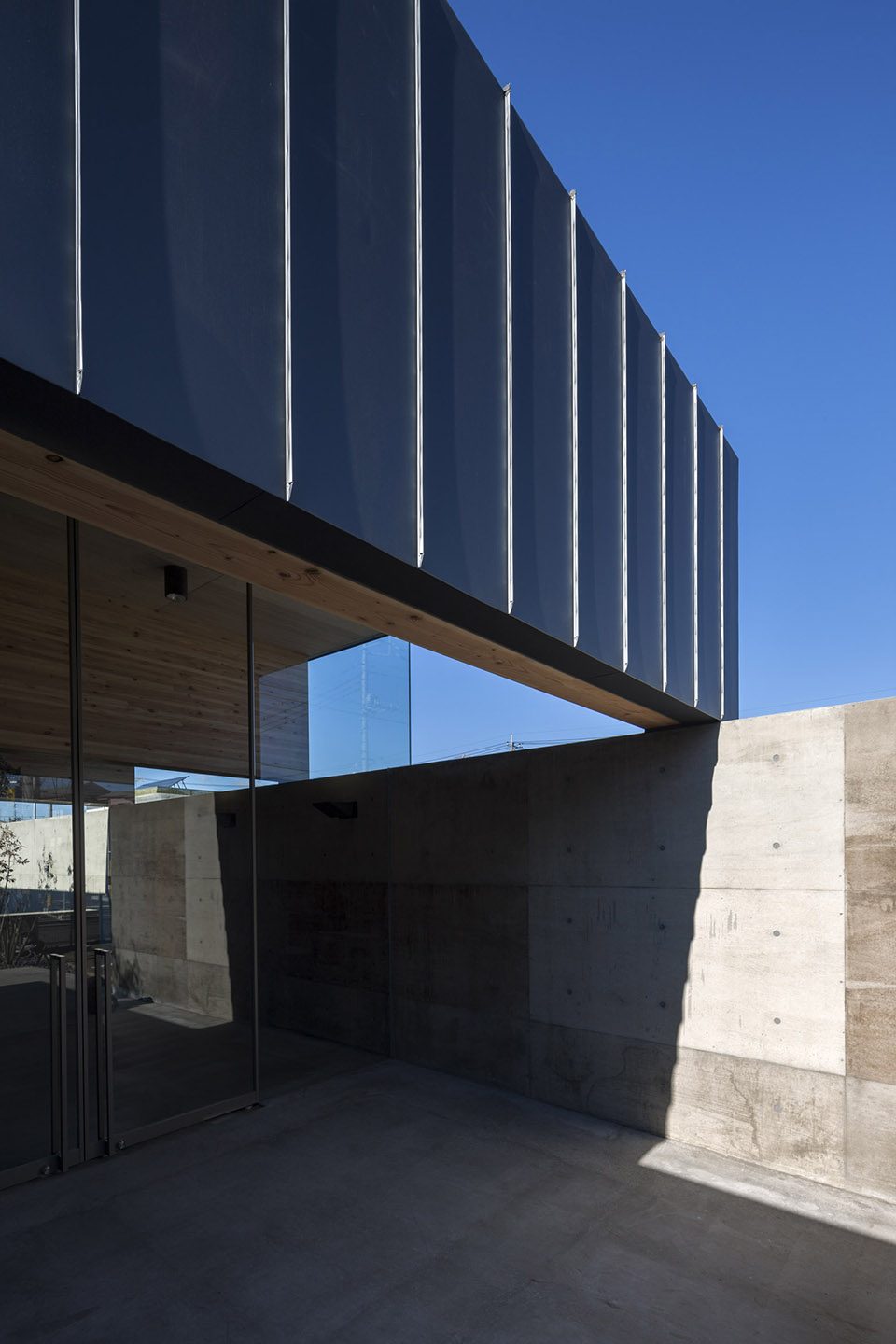 Salon in Kazo By Mount Fuji Architects Studio