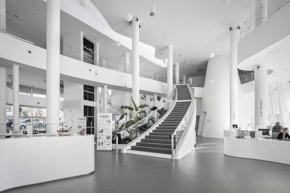 media library of Vitrolles 960x640
