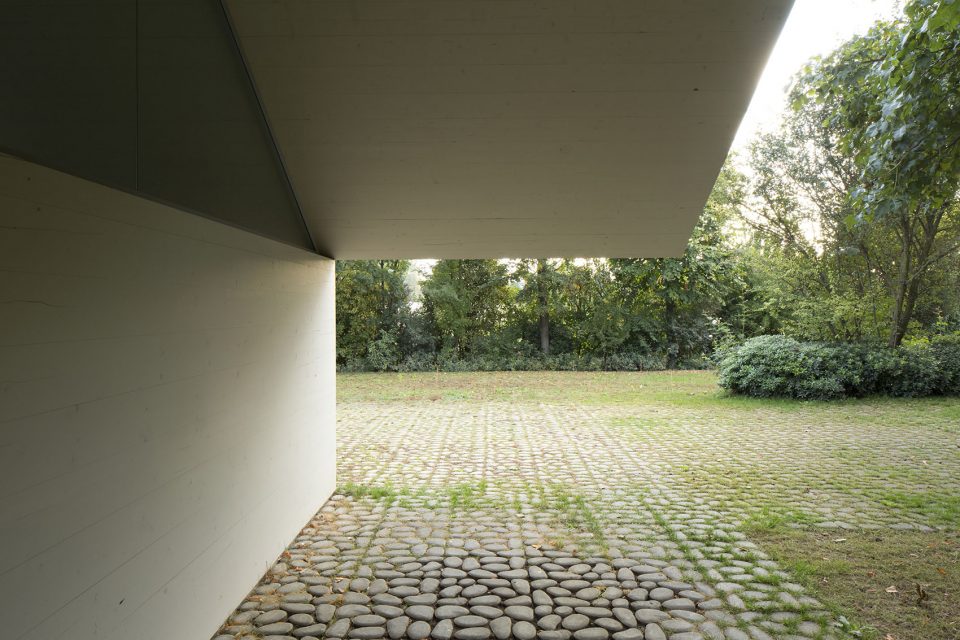 Workshop Garage in a Garden