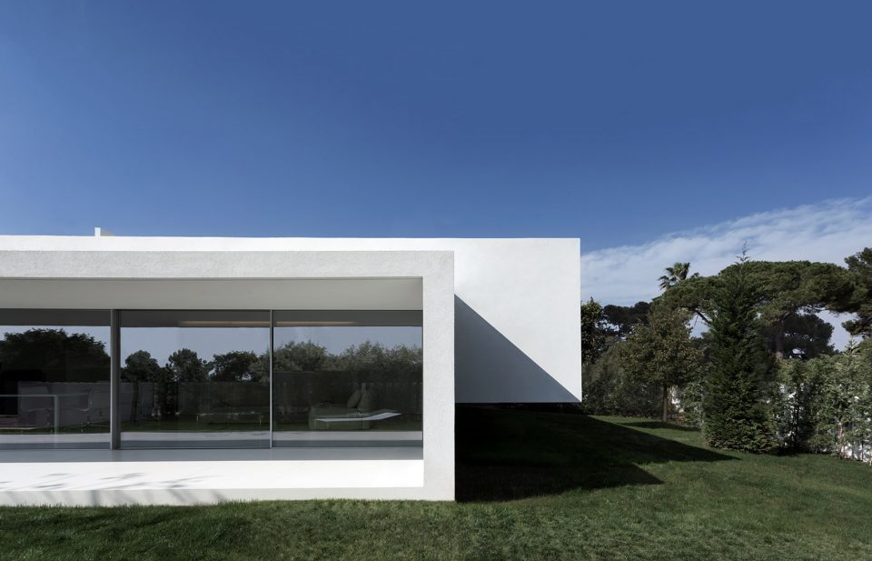 Breeze House By Fran Silvestre Arquitectos