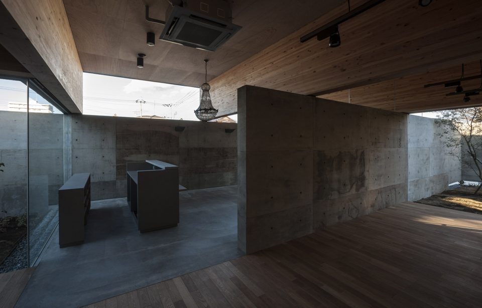 Salon in Kazo By Mount Fuji Architects Studio