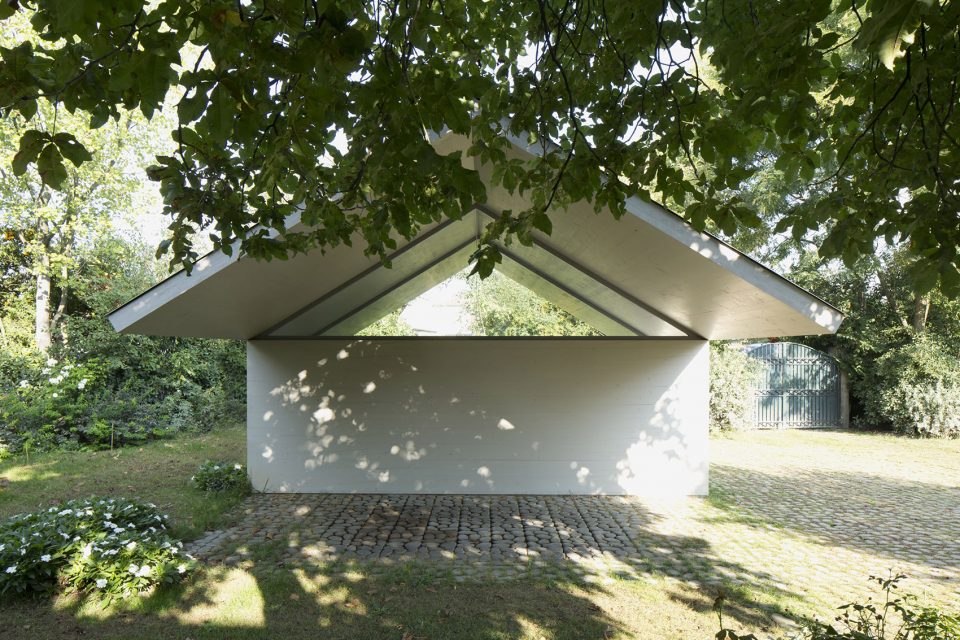 Workshop Garage in a Garden