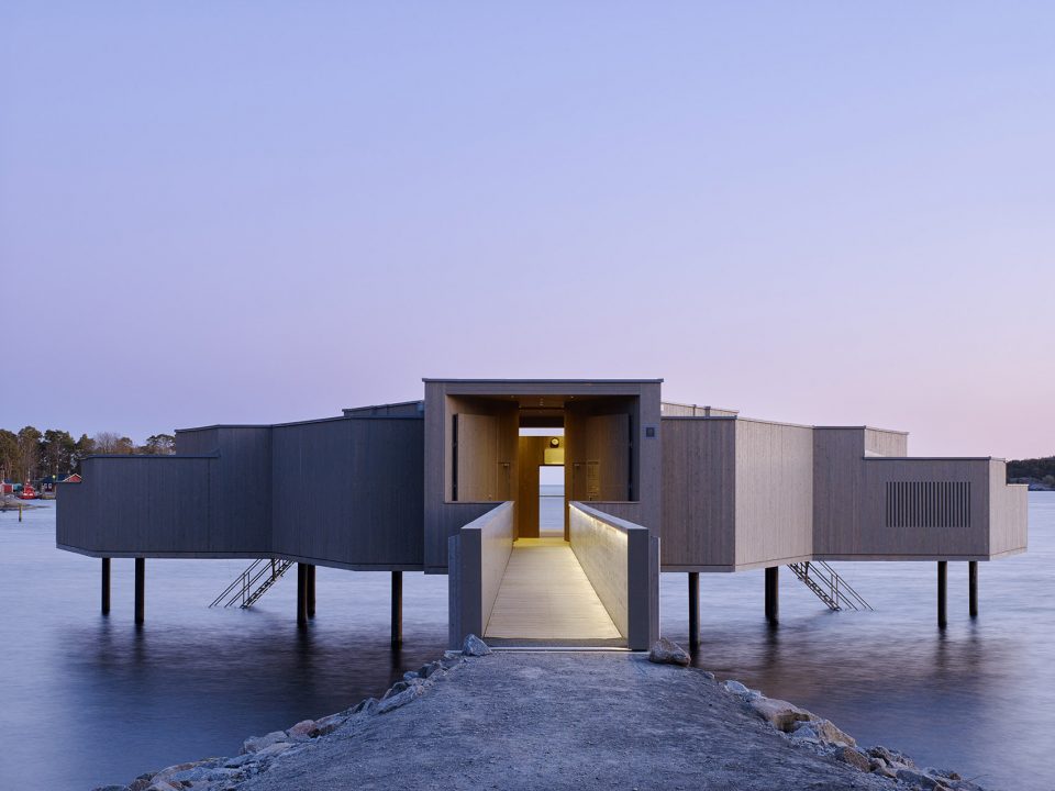 bath house by Sven Gustafsson and Ola Dellson