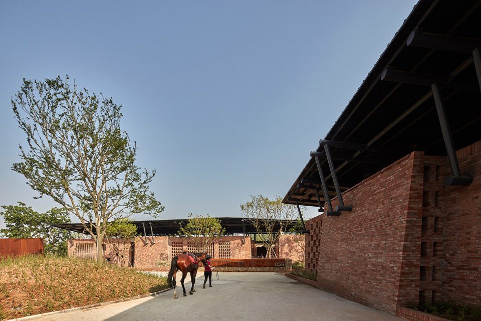 Brick Stables – Chengdu Luxelakes Eco city