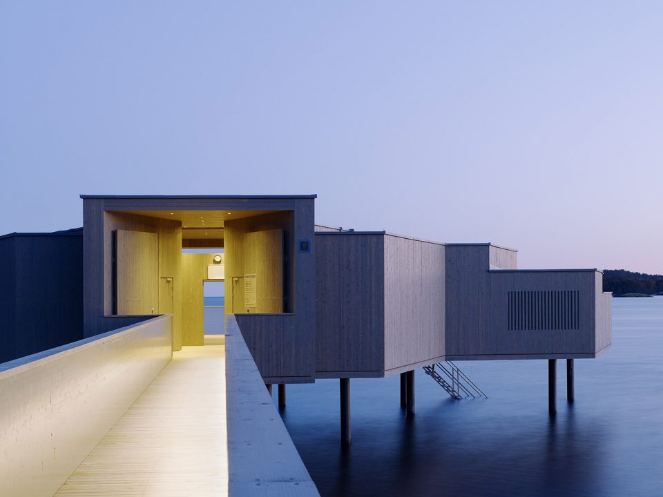 bath house by Sven Gustafsson and Ola Dellson