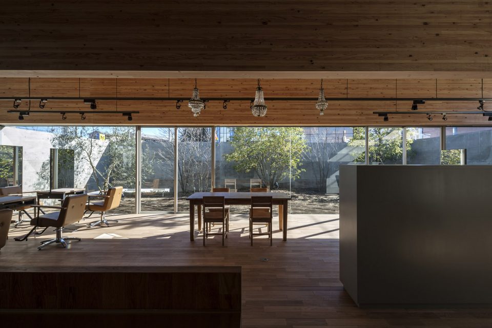 Salon in Kazo By Mount Fuji Architects Studio