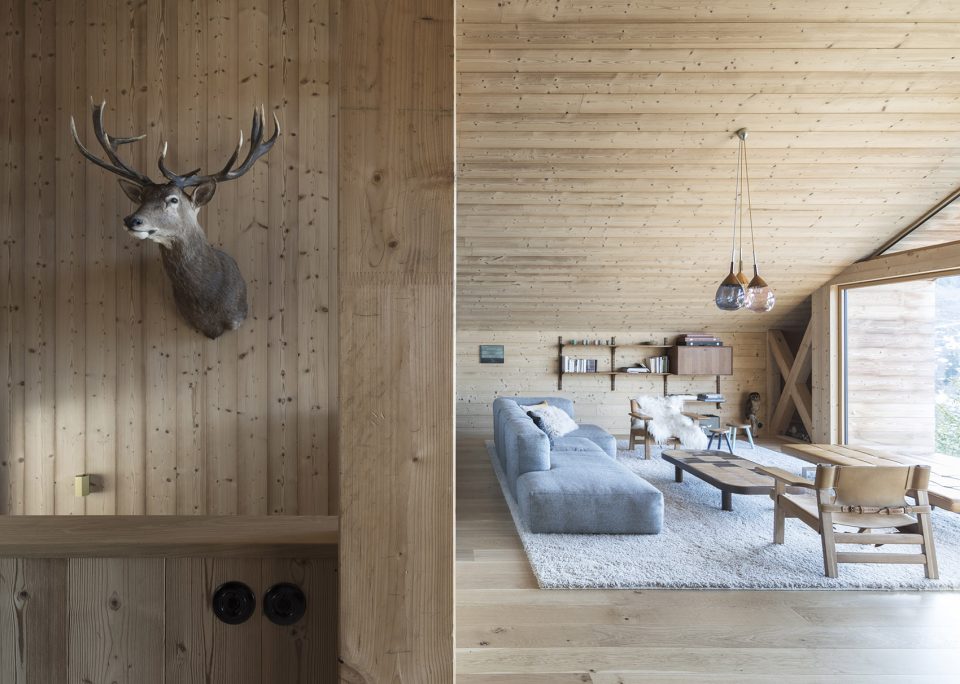Mountain House By Studio Razavi Architecture