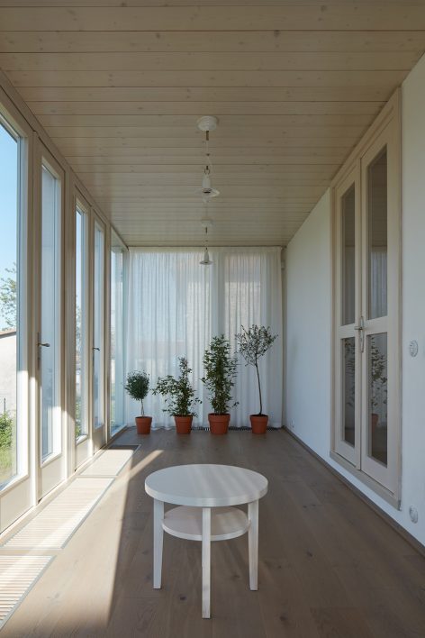 House by the Forest By kaa studio