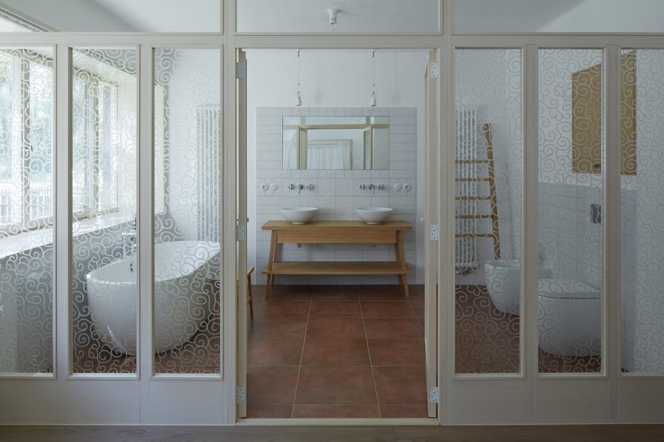 House by the Forest By kaa studio