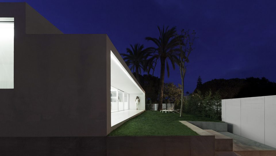 Breeze House By Fran Silvestre Arquitectos