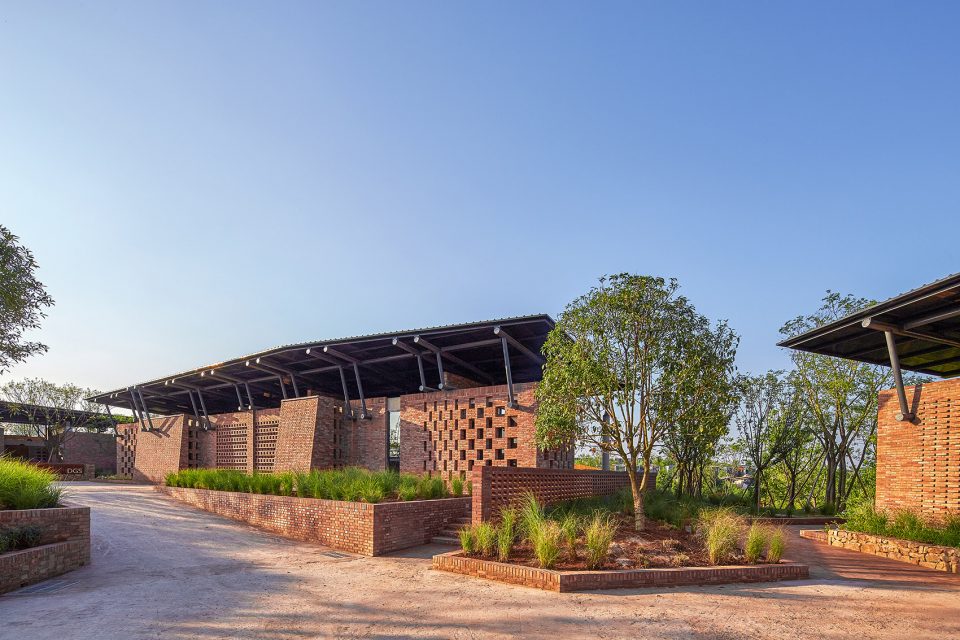 Brick Stables – Chengdu Luxelakes Eco city