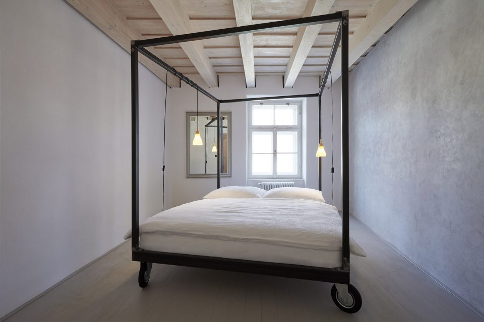 sTAJNHAUS By ORA