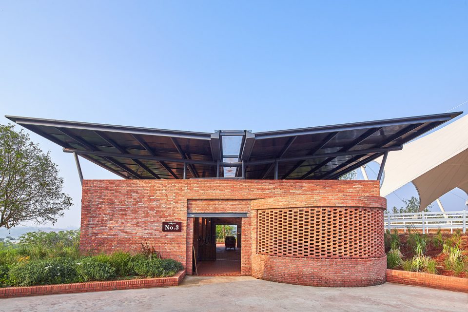 Brick Stables – Chengdu Luxelakes Eco city
