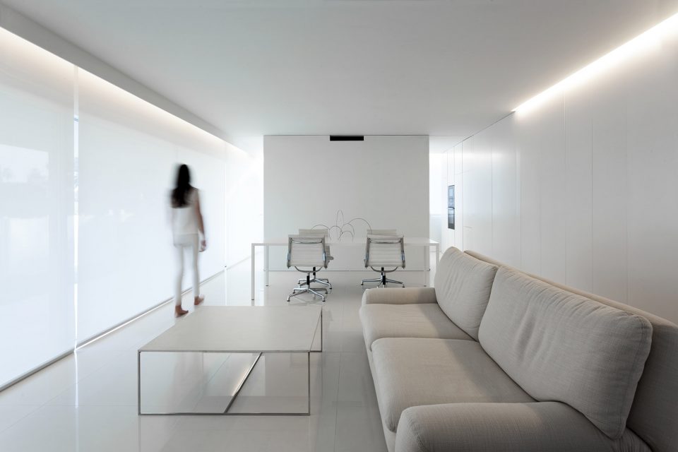 Breeze House By Fran Silvestre Arquitectos