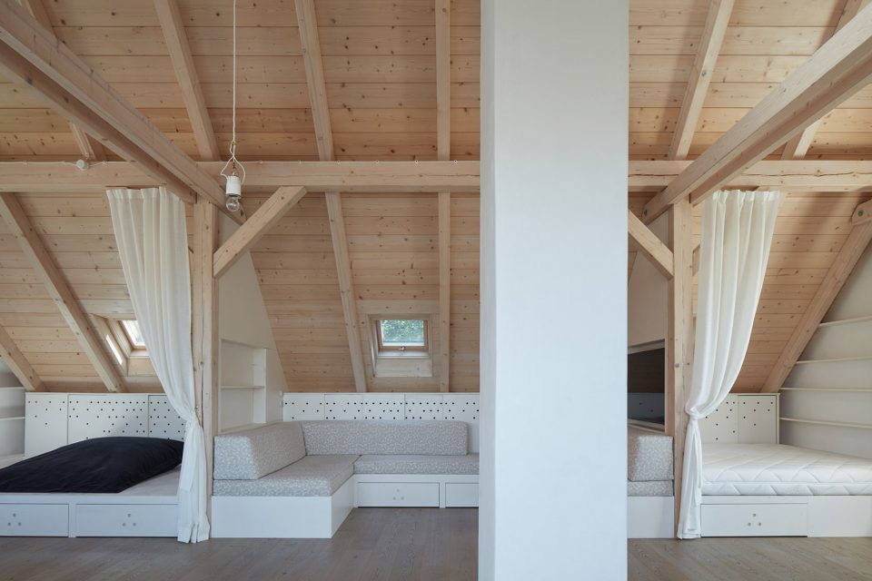 House by the Forest By kaa studio