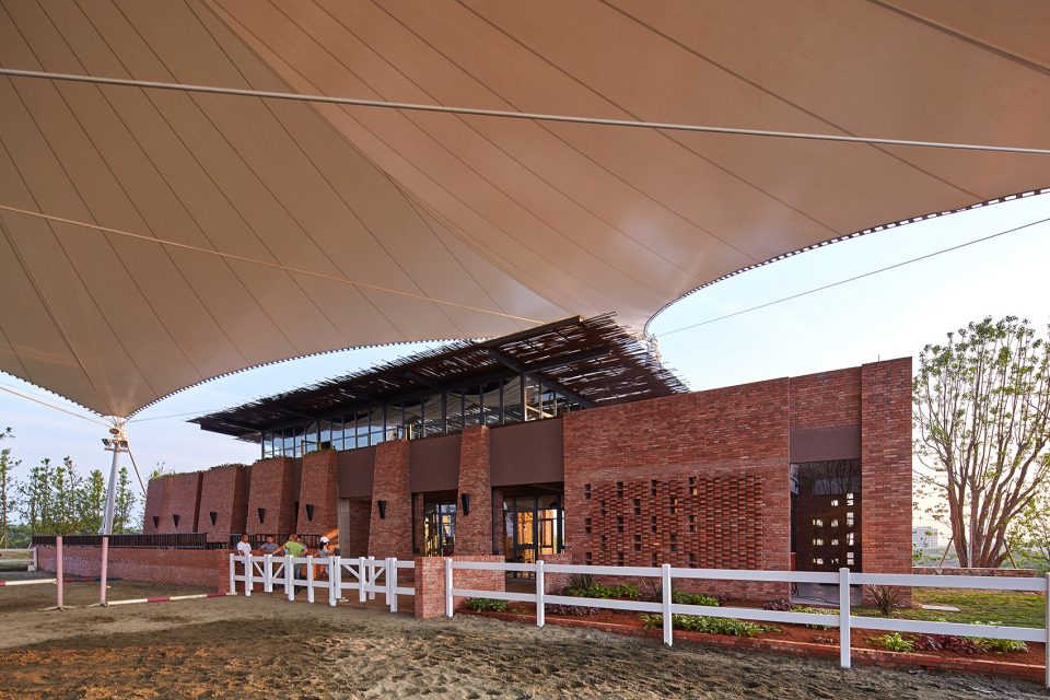 Brick Stables – Chengdu Luxelakes Eco city