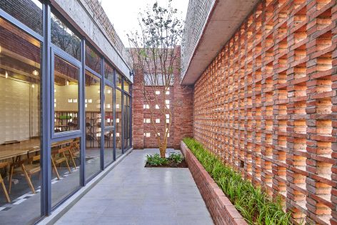Brick Stables – Chengdu Luxelakes Eco city