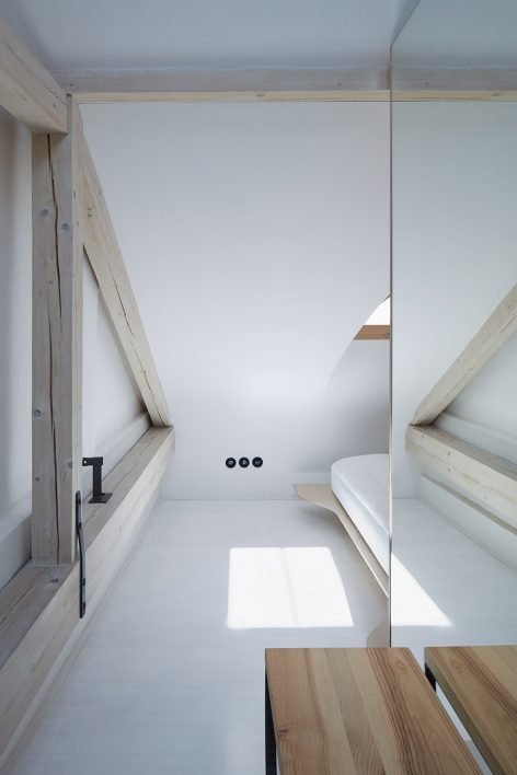 sTAJNHAUS By ORA