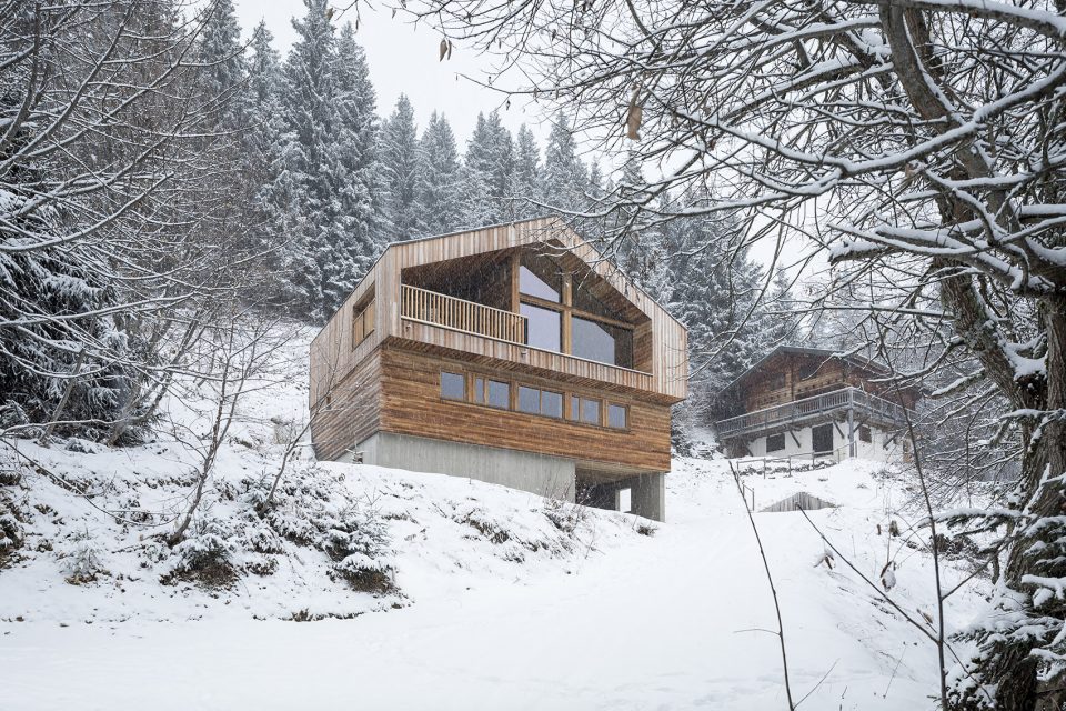 Mountain House By Studio Razavi Architecture