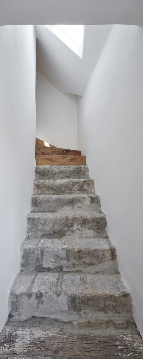 sTAJNHAUS By ORA