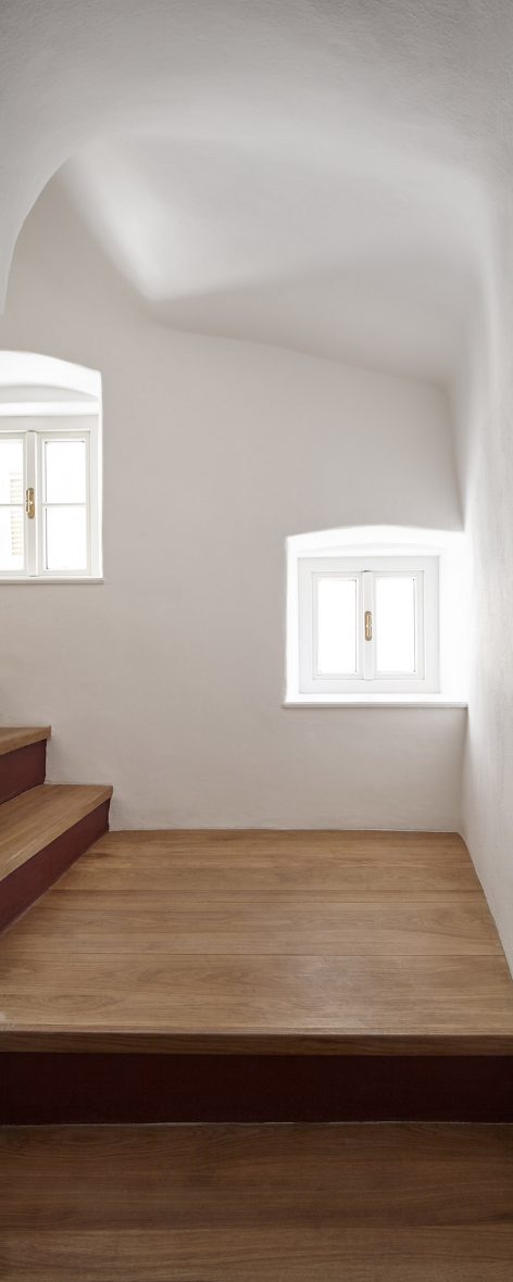 sTAJNHAUS By ORA