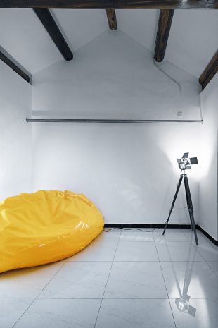 Transform and Rethink By Hu Yue Studio