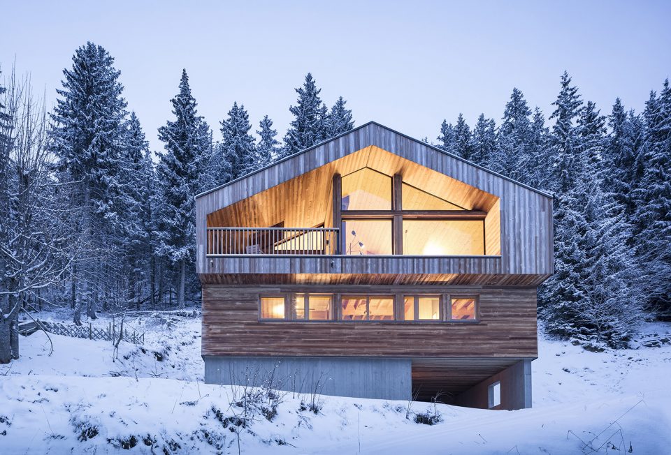 Mountain House By Studio Razavi Architecture