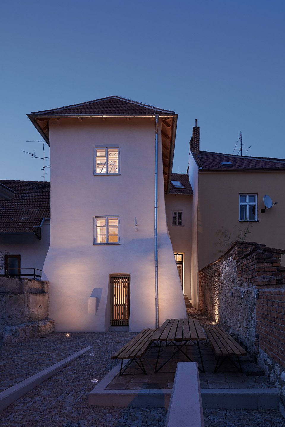 sTAJNHAUS By ORA