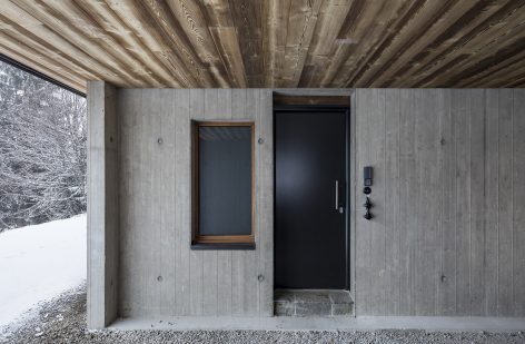 Mountain House By Studio Razavi Architecture